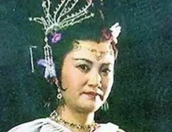 西游记中白骨精白骨夫人的这个称号是怎么来的？