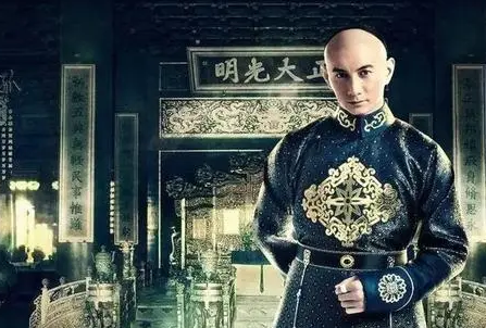 嘉庆有一个哥哥能力比他还要强 乾隆最后为何还选择嘉庆做继承人