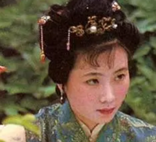 红楼梦中鸳鸯拒婚的原因是什么？她有意中人了吗