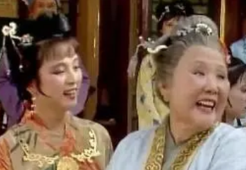 红楼梦中薛宝钗和林黛玉都助了贾宝玉，二人有何不同？