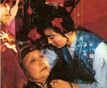 红楼梦中探春在抄检大观园行动中，为何会生气?