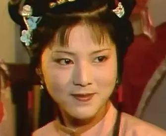 红楼梦中袭人为了保住自己的姨娘之位，做过哪些事情？