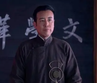 《与敌共眠》讲的是什么故事？男配公认实力派