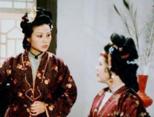红楼梦中王夫人对赵姨娘是什么态度？为何会这样？