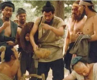 水浒传中宋江以仗义疏财出名，他为何有那么多钱？