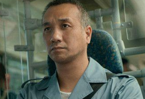 《开端》公交车司机为什么会问李诗情下不下车？