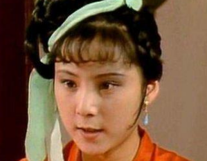 红楼梦中晴雯被撵后，贾府众人都是什么表现？
