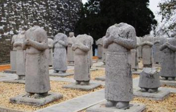 武则天墓前无头石人，是陵墓的&ldquo;守卫者&rdquo;吗？