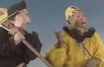 西游记第六十一回：猪八戒助力败魔王，孙行者三调芭蕉扇