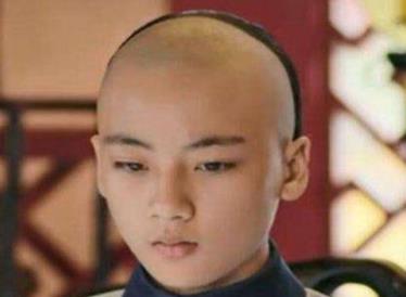 努尔哈赤的孙子后来为何差点夺了康熙帝位？