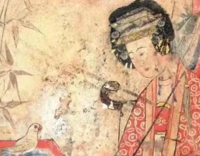 令六宫粉黛无颜色的杨贵妃很胖吗？