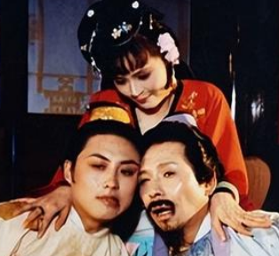 红楼梦中的宁荣两府是什么样的？有多粗俗？