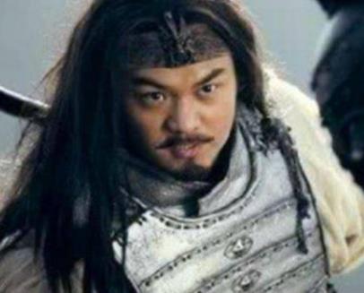 庞德为什么会抛弃马超追随曹操？