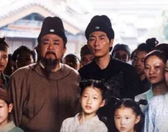 狄公案第三十四回：接印绶旧任受辱，发公文老民伸冤