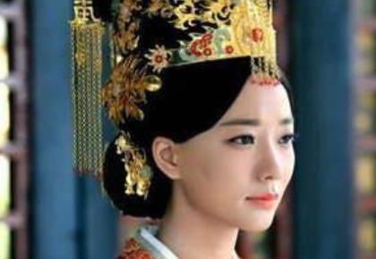 此女十四岁当皇后，怀孕时却被踢死