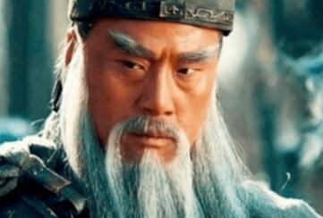 关羽温酒斩华雄，为何反而惹的袁术大怒？