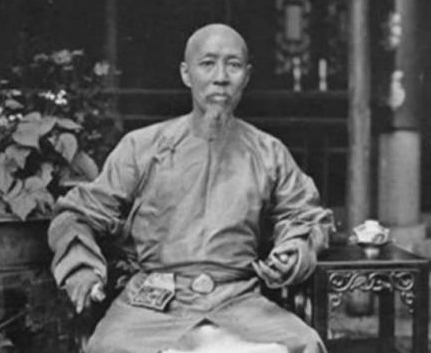 清朝官员退休后每年有五十两银子 换做现在是多少钱