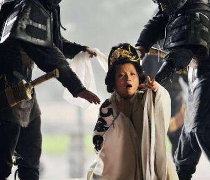 刘备和孙权称帝都没有什么事情 曹操不称帝为什么还会被骂