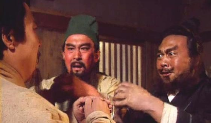 刘关张三人招募了500人，而相应的钱粮是怎么来的？