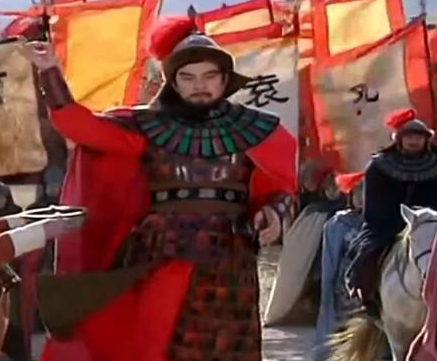 袁绍四世三公而曹操是白手起家 曹操军事实力是如何远超