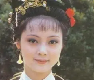 红楼梦中宝钗真的活得累吗？为何这么说？