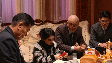 《风吹半夏》裘毕正最后是什么样的结局？被时代所抛弃