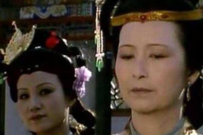 红楼梦中探春真的在讨好王夫人吗？她为何这样？