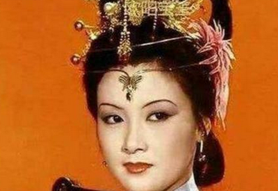 《红楼梦》里天不怕地不怕的王熙凤，为什么要替贾珍遮丑？
