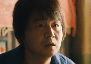 《人世间》周父突然昏厥，周秉昆拉板车送医