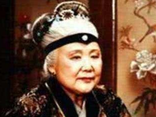 红楼梦中老太妃的真实身份是什么？与贾府是何关系？