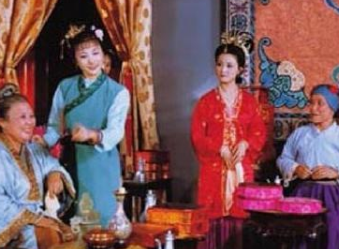 红楼梦刘姥姥游大观园时发生了什么。王熙凤为何要道歉？