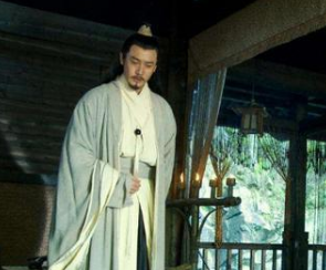 针对荆州之地，庞统与诸葛亮有何不用的见解？