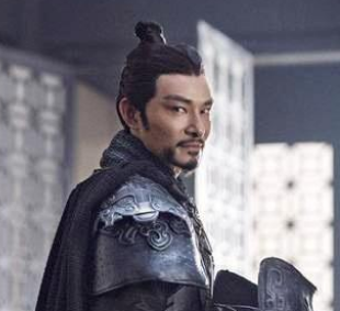 历史上秦朗的生父生母是谁？他的一生是什么样的