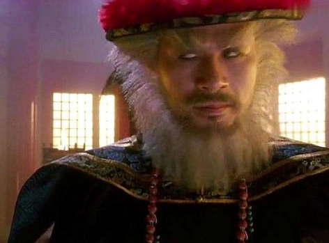康熙早年生擒了鳌拜 康熙晚年为什么又给他平凡