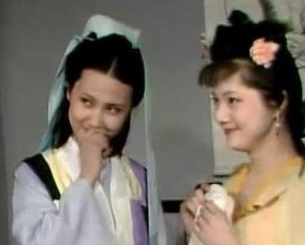 红楼梦妙玉在贾府是什么地位？她的钱是哪里来的？