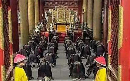 古代太上皇,皇太后和皇帝都在世的话 究竟谁的权力更大