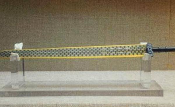 古人铸造的宝剑为什么削铁如泥？