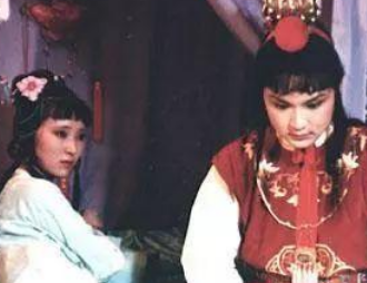 红楼梦黛玉死后，宝玉娶了宝钗是因为什么？