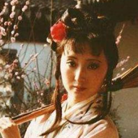 红楼梦中宝玉为何会踹袭人一脚？她做了什么