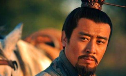 对于出身低微的刘备，汉献帝为什么会承认他皇叔的身份？