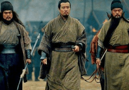 刘备当初投靠过曹操 曹操为什么没有对刘备下手