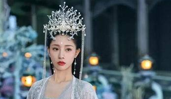 《沉香如屑》绛辰那么喜欢裴落，裴落为什么要杀她？