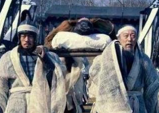 司马懿杀了那么多曹氏族人，为何曹芳没有管呢？