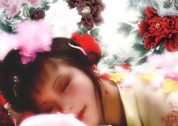 红楼梦中史湘云醉眠芍药裀，有什么寓意呢?