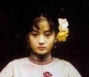 在古代青楼女子为何会将身上系上一条红绳子