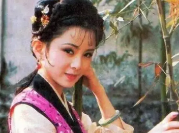 红楼梦中从丫头诊脉，看出贾府的富贵奢华