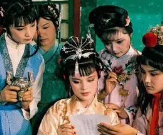 红楼梦中四大家族中为何只有贾家被称为贾府？