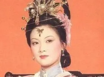 红楼梦一书中是如何描写王熙凤与袭人最后的结局的？