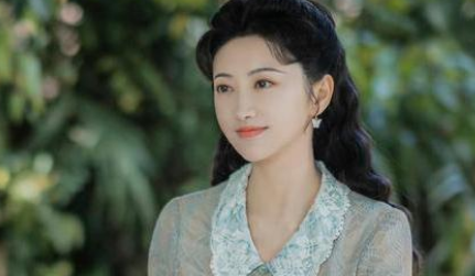 《流光之城》容嘉上很优秀出众，为何却卑微到了尘埃里？