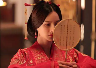 关于甄夫人有哪些轶事典故？她的身上有哪些争议？